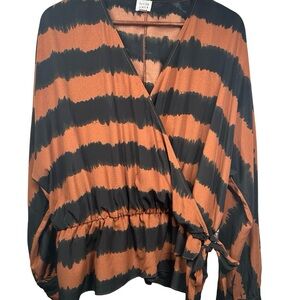Peyton Jensen Women Meca Tie Die Wrap Top Blouse Size L Tan & Black Evereve